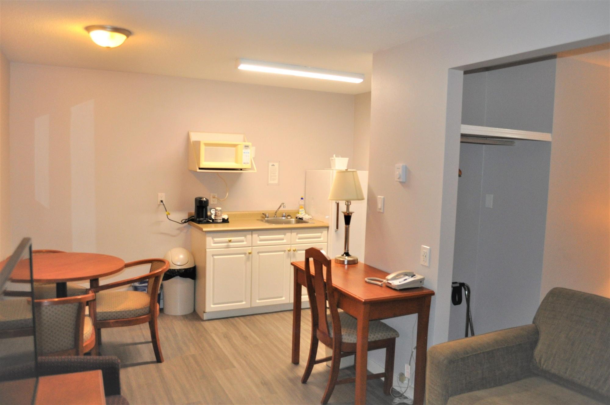 Travelodge By Wyndham Langley Esterno foto