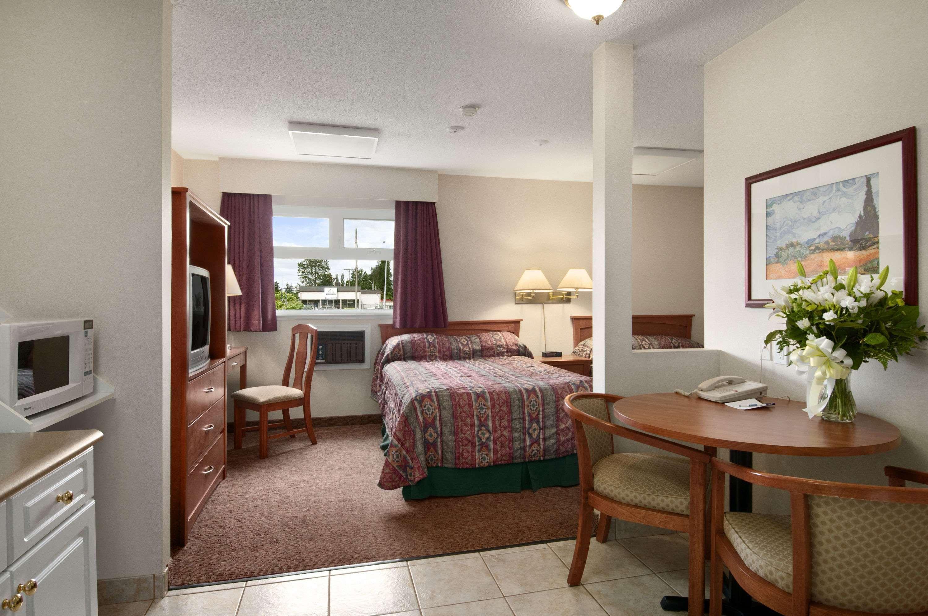 Travelodge By Wyndham Langley Esterno foto