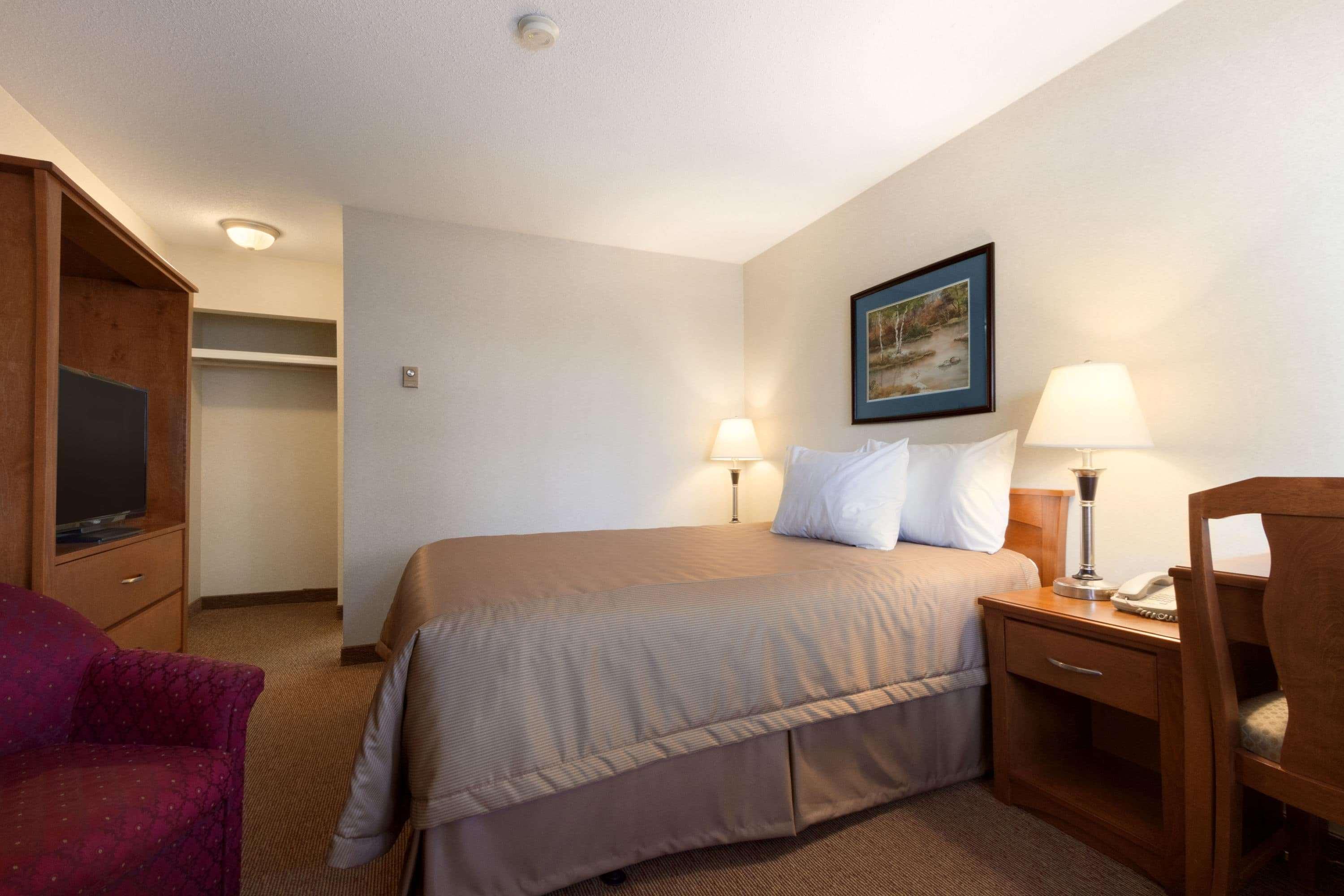 Travelodge By Wyndham Langley Esterno foto