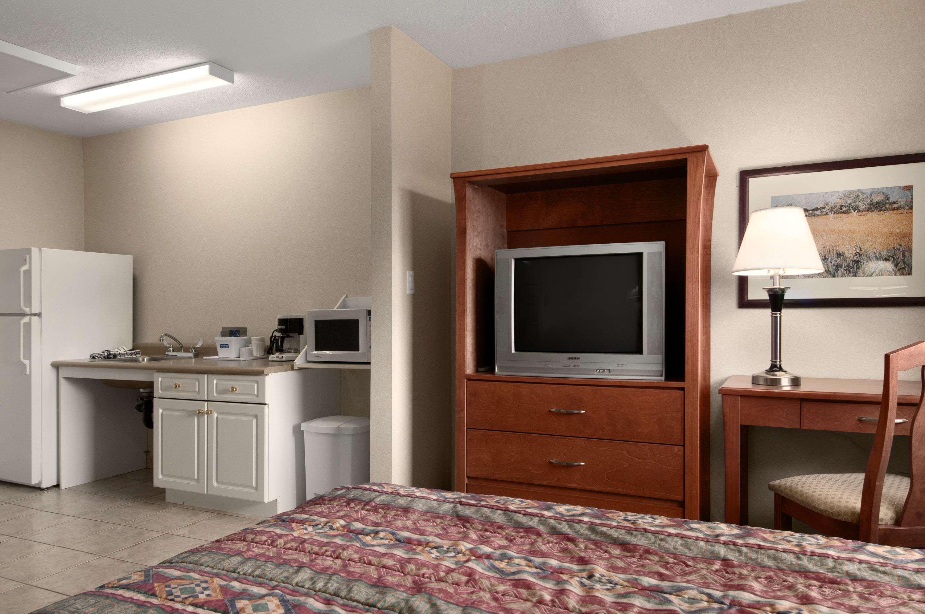 Travelodge By Wyndham Langley Esterno foto