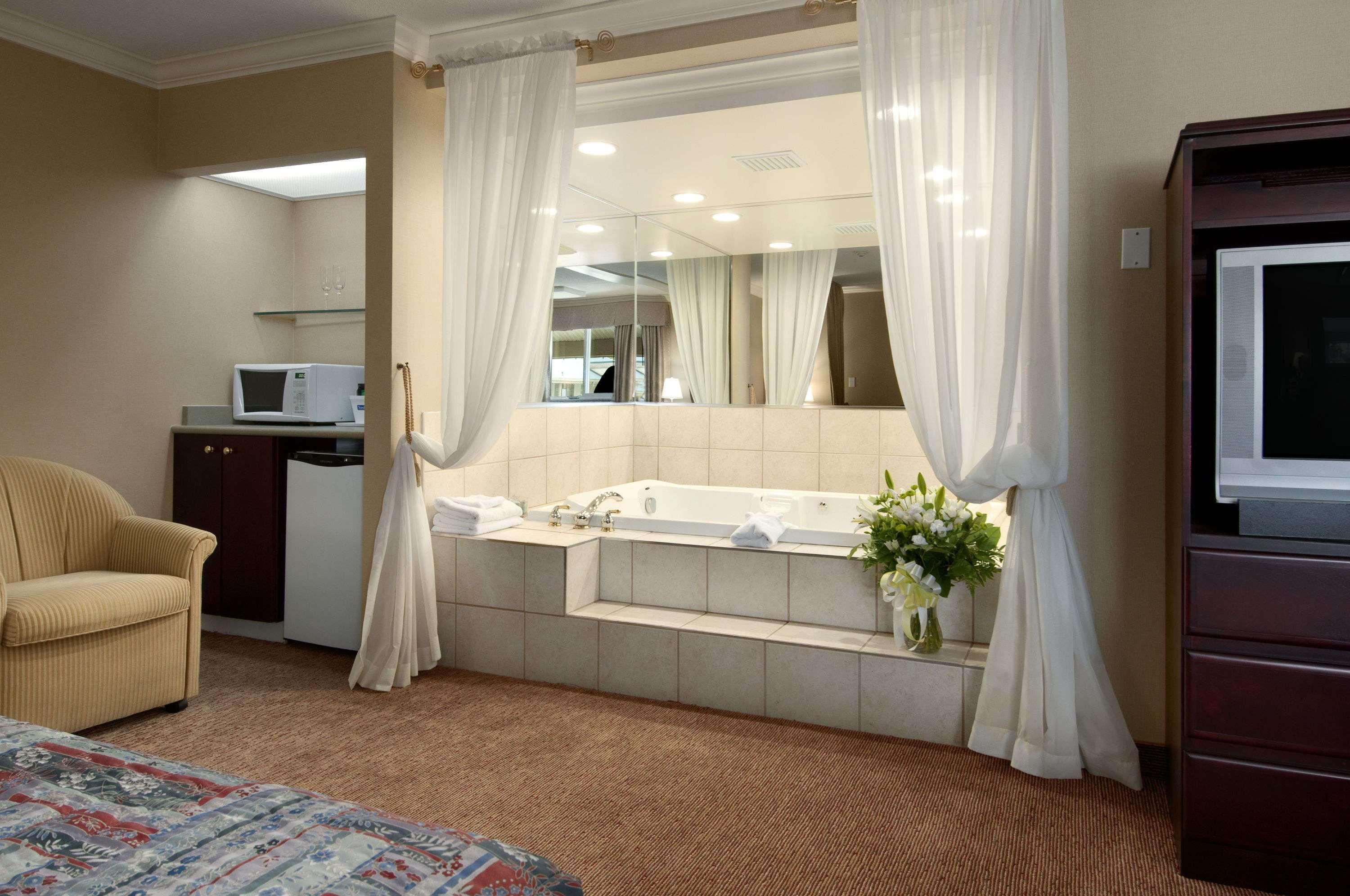 Travelodge By Wyndham Langley Esterno foto