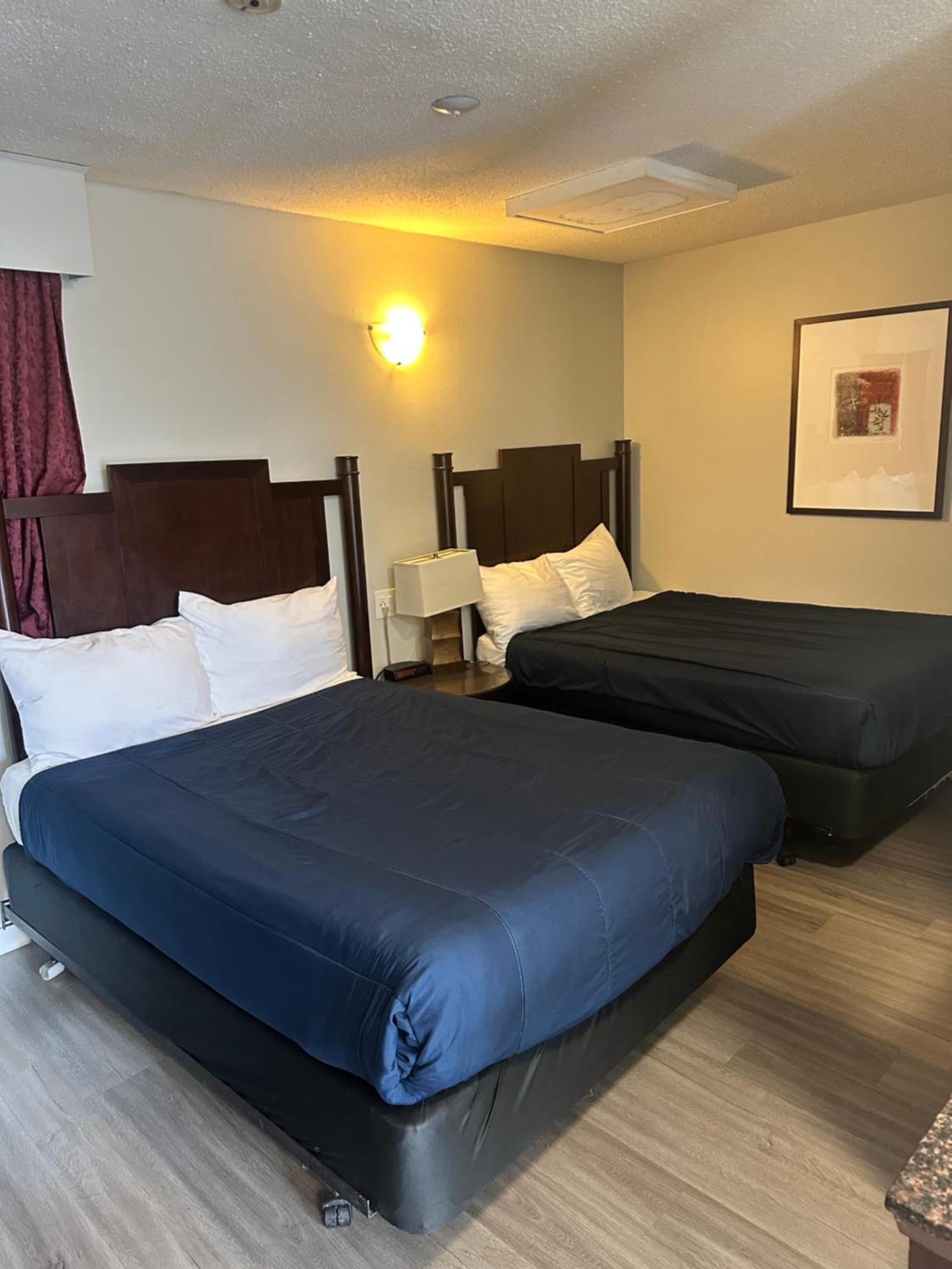Travelodge By Wyndham Langley Esterno foto