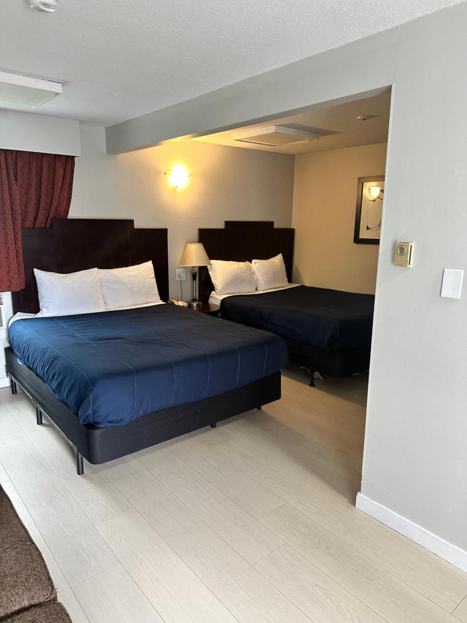 Travelodge By Wyndham Langley Esterno foto