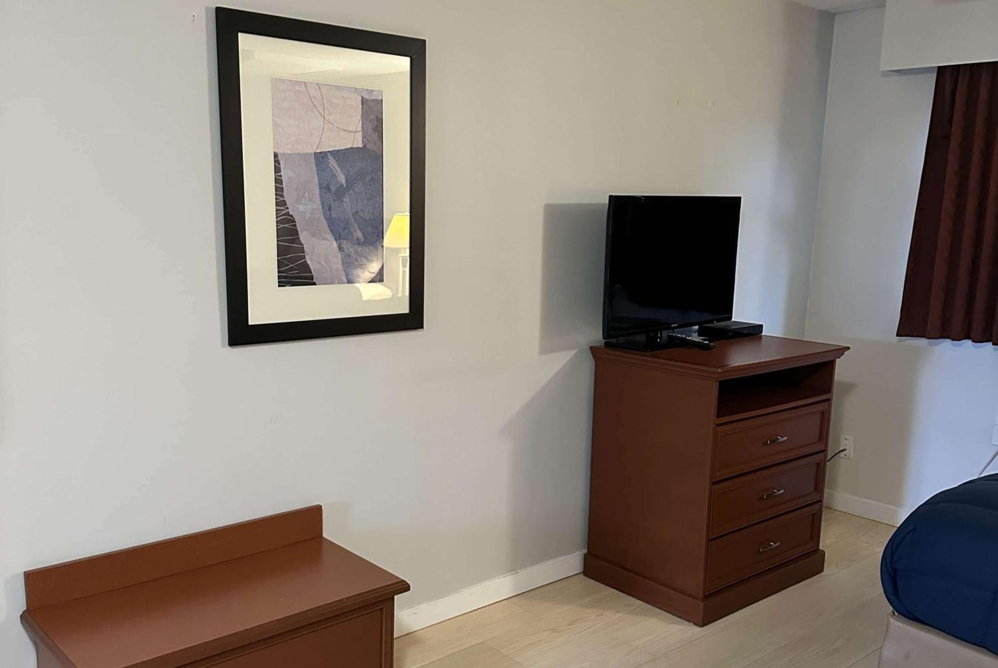 Travelodge By Wyndham Langley Esterno foto