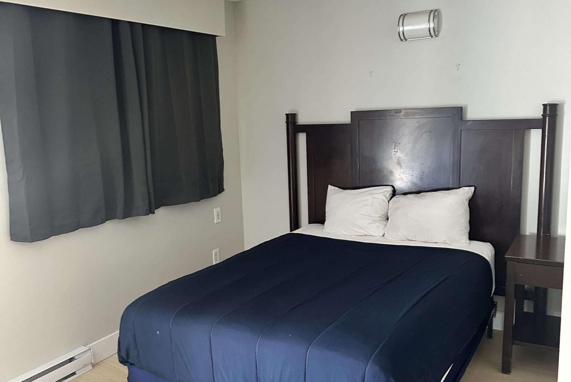 Travelodge By Wyndham Langley Esterno foto
