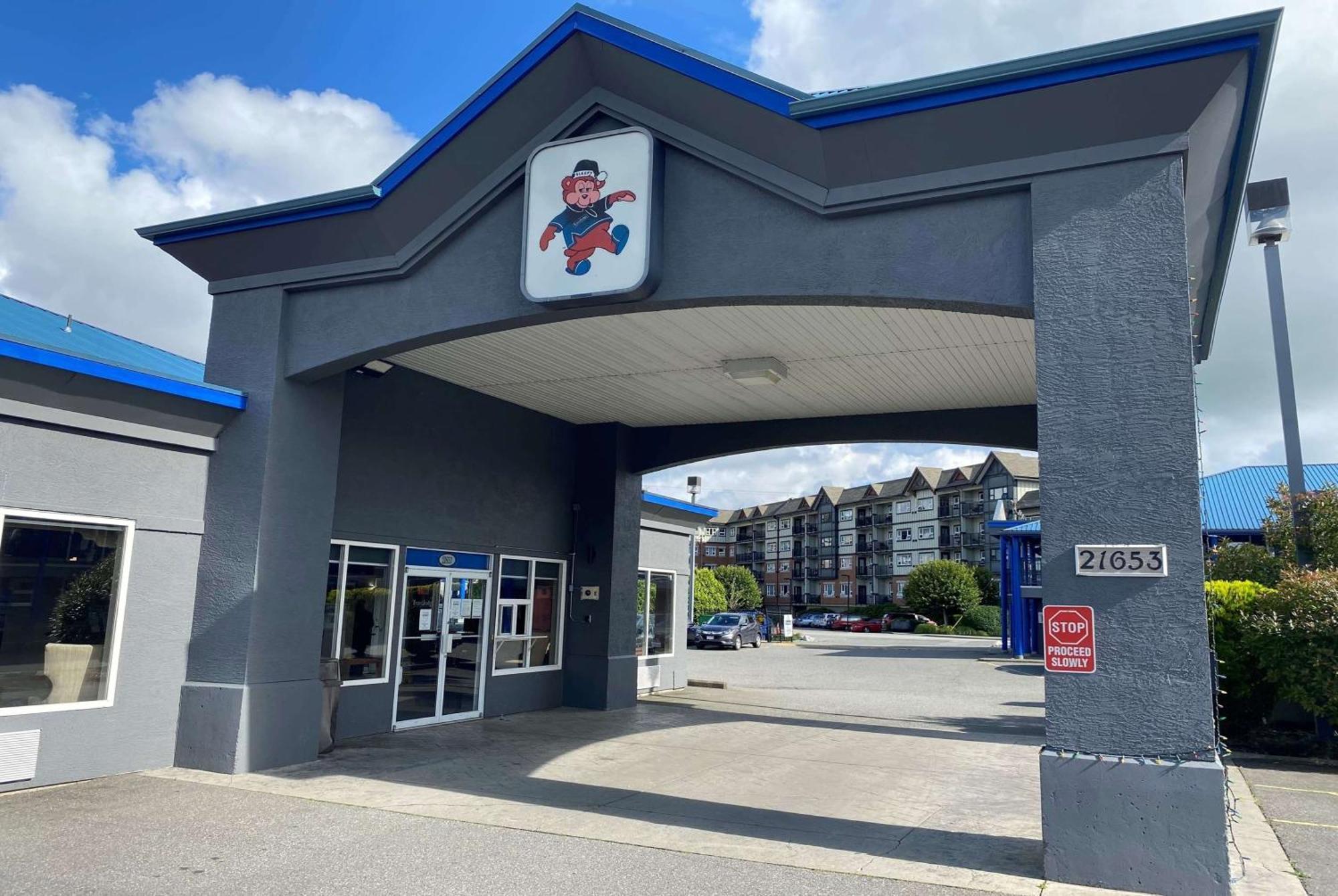 Travelodge By Wyndham Langley Esterno foto